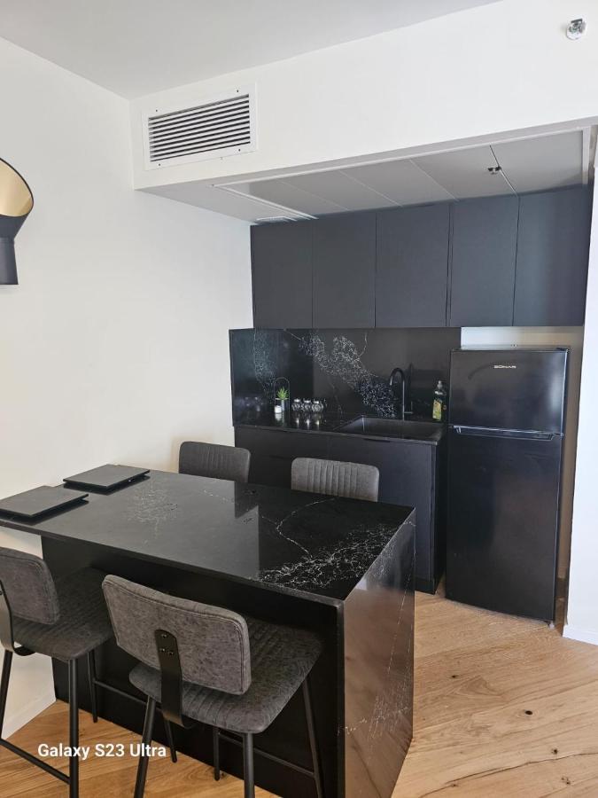 תמר על הים Apartment Бат Ям Екстериор снимка