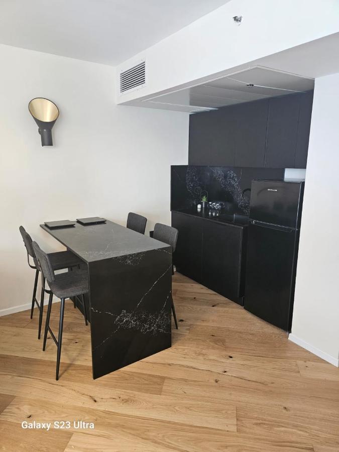 תמר על הים Apartment Бат Ям Екстериор снимка